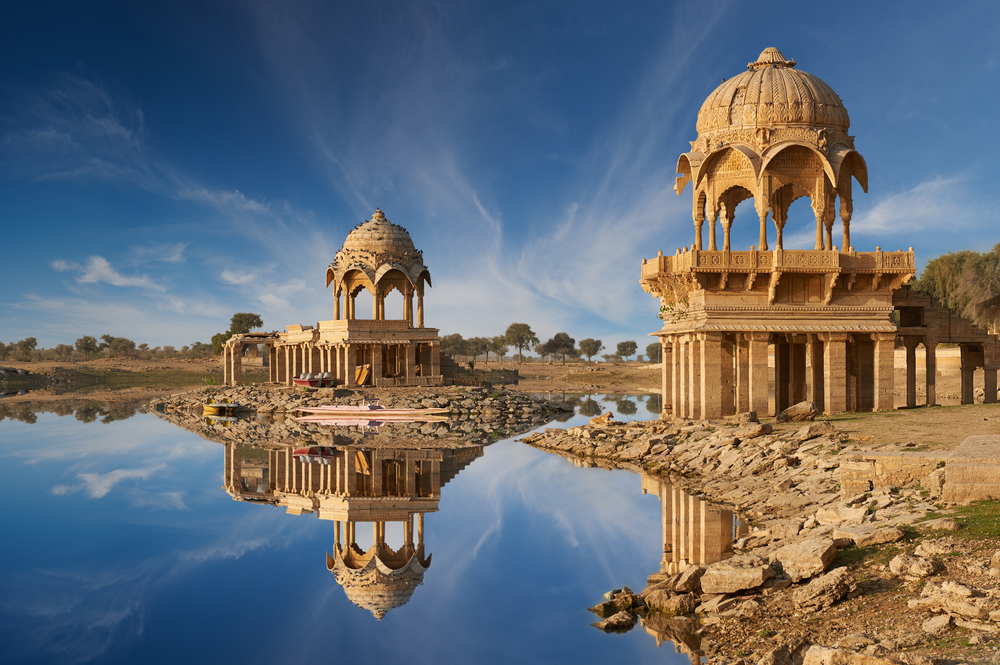 Indian,Landmarks,Gadi,Sagar,Temple,On,Gadisar,Lake,Jaisalmer,,Rajasthan,