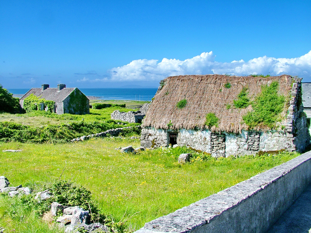 Thatched,Cottage,On,Inis,Mã³r,,Aran,Islands,,Ireland