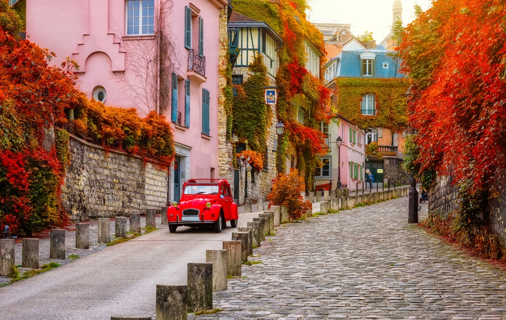 Cozy,Street,In,Quarter,Montmartre,In,Paris,,France.,Architecture,And